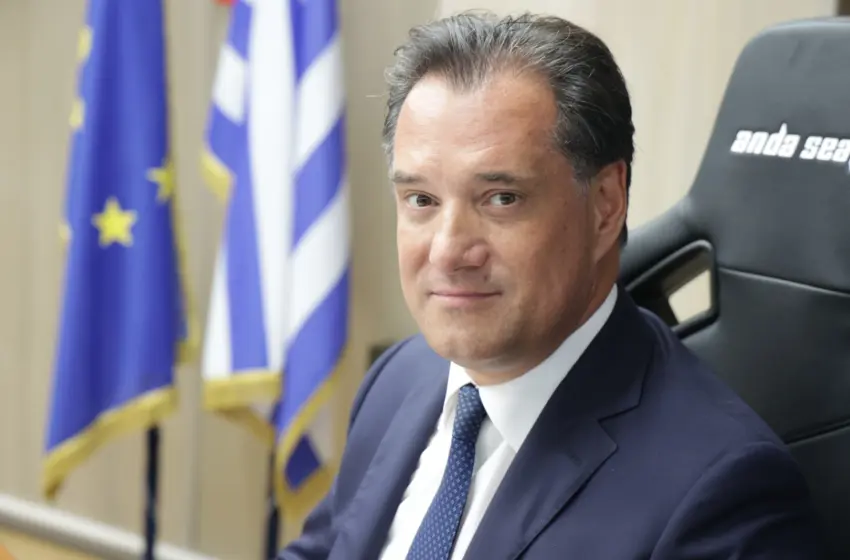  Άδωνις Γεωργιάδης: Περί γκρίζου τοπίου στις θεραπείες για αναζωογόνηση και στο Λονδίνο