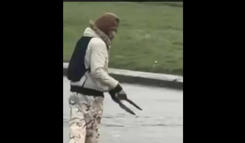  Εδιμβούργο:Συναγερμός για άνδρα που κυκλοφορεί με μαχαίρια-Πληροφορίες για τραυματίες