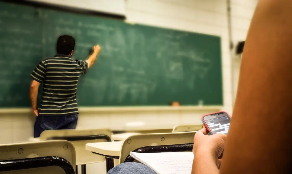 ekpaideftikos mathitis