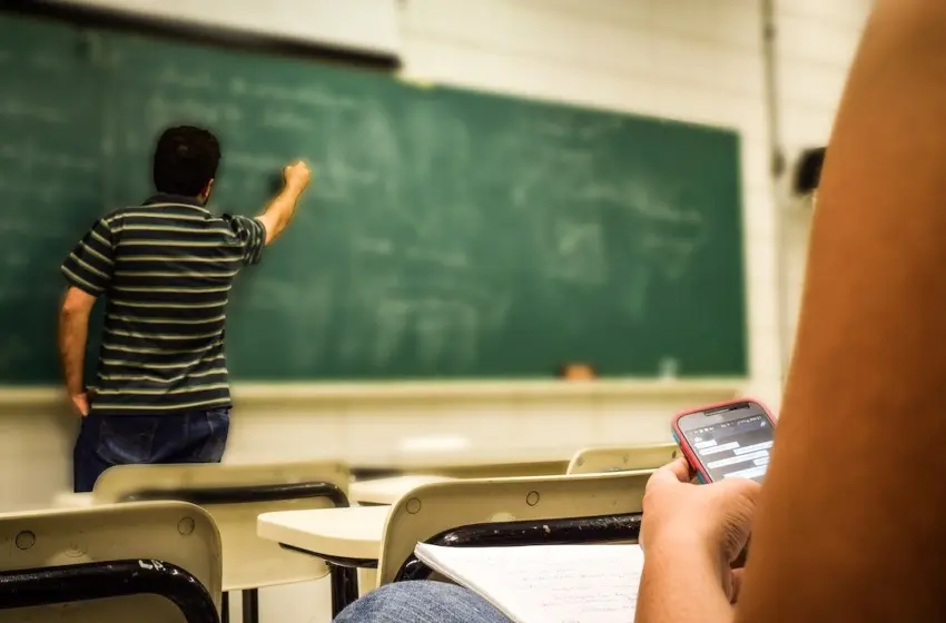  Ρεπορτάζ libre: Ο εκφοβισμός εκπαιδευτικών  λαμβάνει ανησυχητικές διαστάσεις-Τα μέτρα στην Ευρώπη