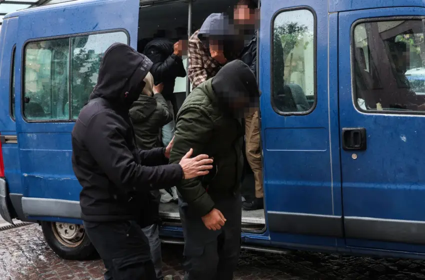  Ηράκλειο: Απολογούνται τα μέλη της εγκληματικής οργάνωσης, που κατηγορούνται για εμπορία ανθρώπων