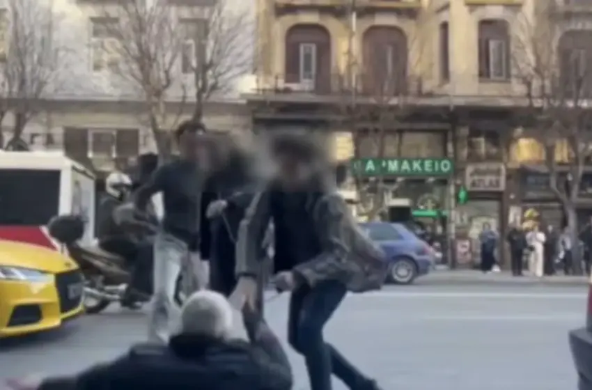  Θεσσαλονίκη: Σε διαθεσιμότητα οδηγός του ΟΑΣΘ-Βγήκε από λεωφορείο και συνεπλάκη με άλλον οδηγό