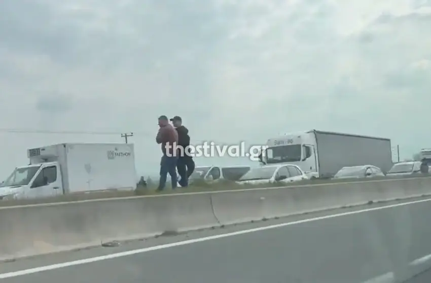  Εγνατία: Φωτιά σε φορτηγό-Ουρές χιλιομέτρων