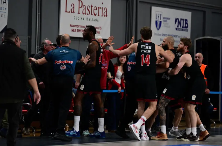  Πανιώνιος–Ολυμπιακός: Απίστευτο επεισόδιο Φουρνιέ με οπαδό- Αποβλήθηκε ο Γάλλος(vid)