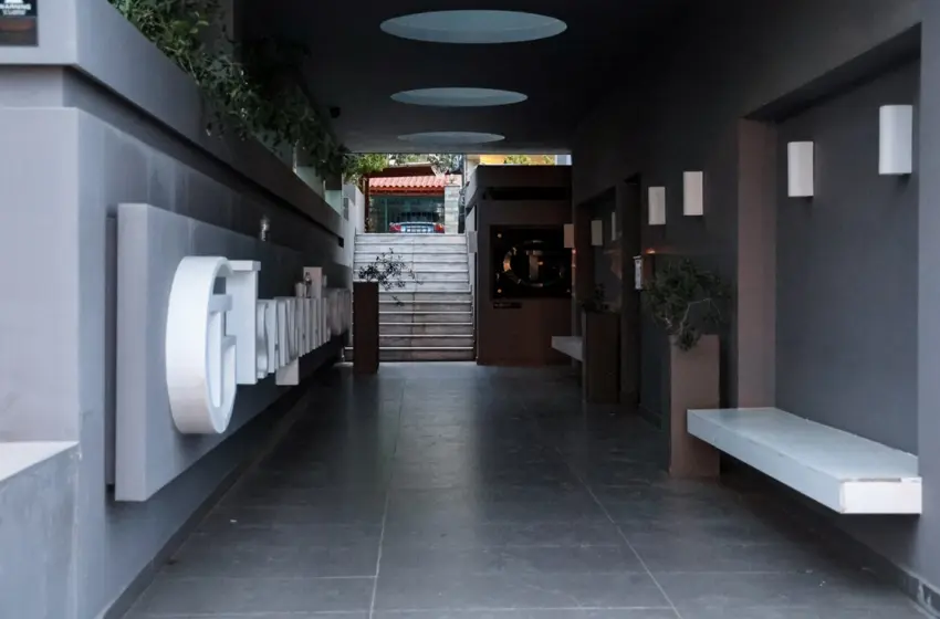  Γκαλερί Τσαγκαράκη: Η καταγγελία που οδήγησε στη σύλληψη- Ποιες κατηγορίες αντιμετωπίζει, πού βρίσκονται οι έρευνες