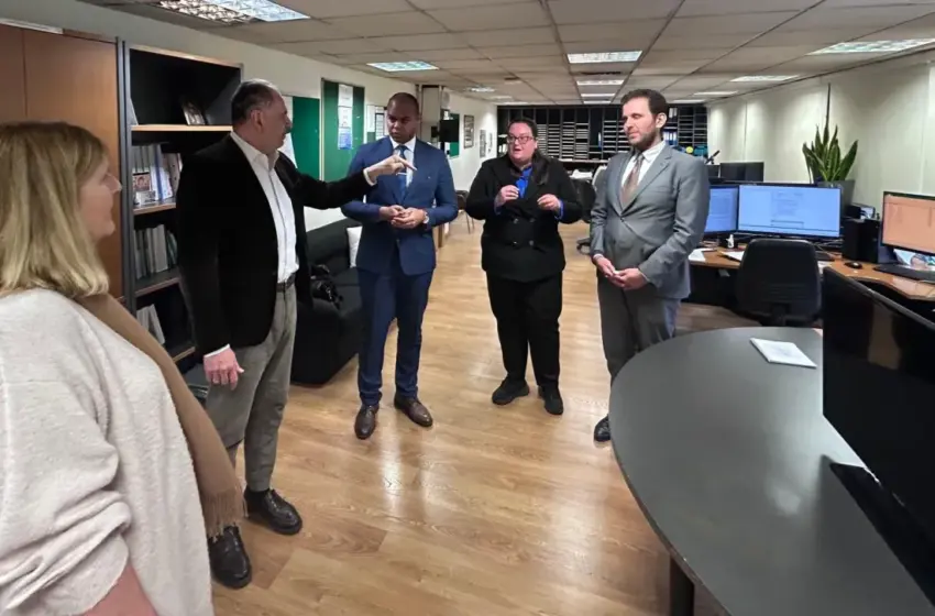  Ο Γεραπετρίτης στη Μονάδα Διαχείρισης Κρίσεων για τον επαναπατρισμό των Ελλήνων