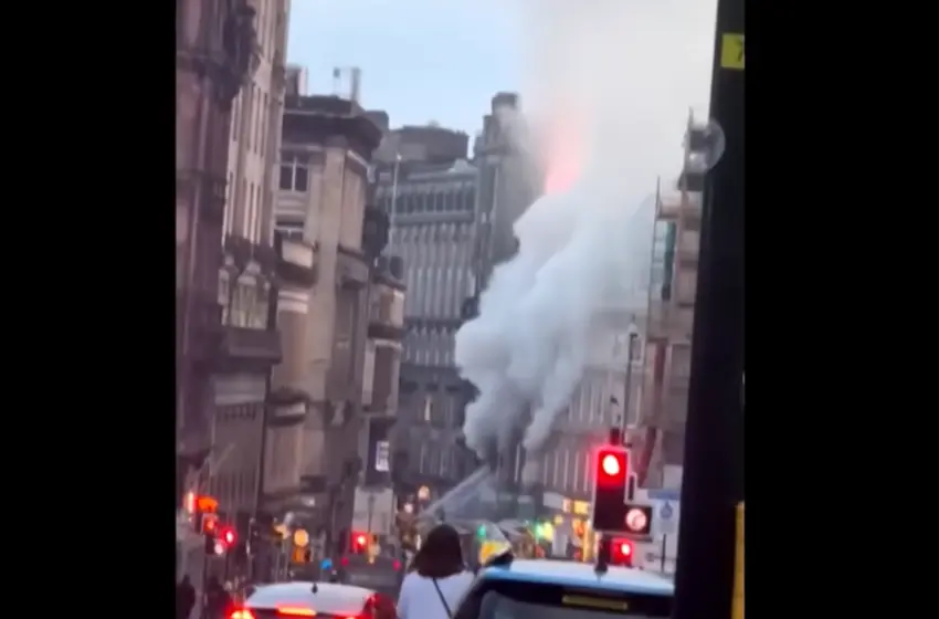  Πύρινη κόλαση στη Γλασκώβη- Παρανάλωμα το ιστορικό κτίριο στον κεντρικό σιδηροδρομικό σταθμό