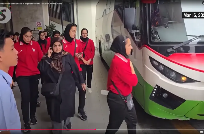  Ιράν: Η εθνική ποδοσφαίρου γυναικών επέστρεψε στη χώρα της-Δυο μόνο έμειναν Αυστραλία