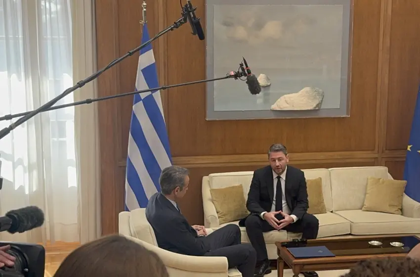  Βουλή:Συνάντηση Μητσοτάκη – Ανδρουλάκη για την Μέση Ανατολή