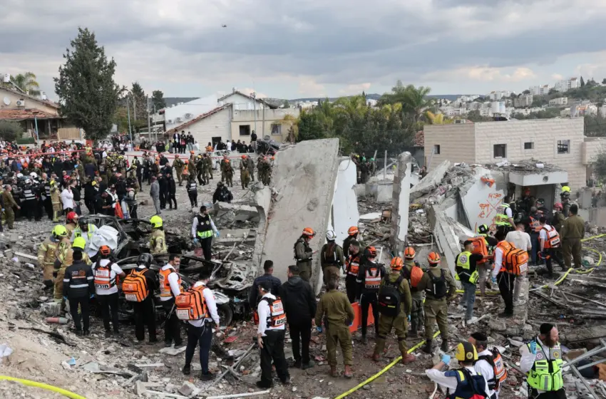  Μέση Ανατολή: Ισχυρά πλήγματα εκατέρωθεν-Τουλάχιστον 9 νεκροί στο Ισραήλ από ιρανικούς πυραύλους-Βομβαρδισμοί στην Τεχεράνη (live)