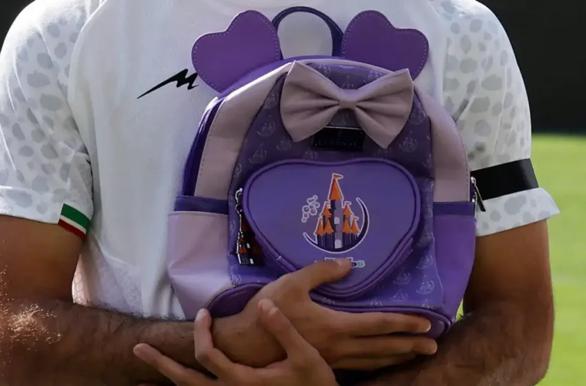  Γιατί η εθνική ομάδα του Ιράν εμφανίστηκε με σχολικές τσάντες σε φιλικό αγώνα