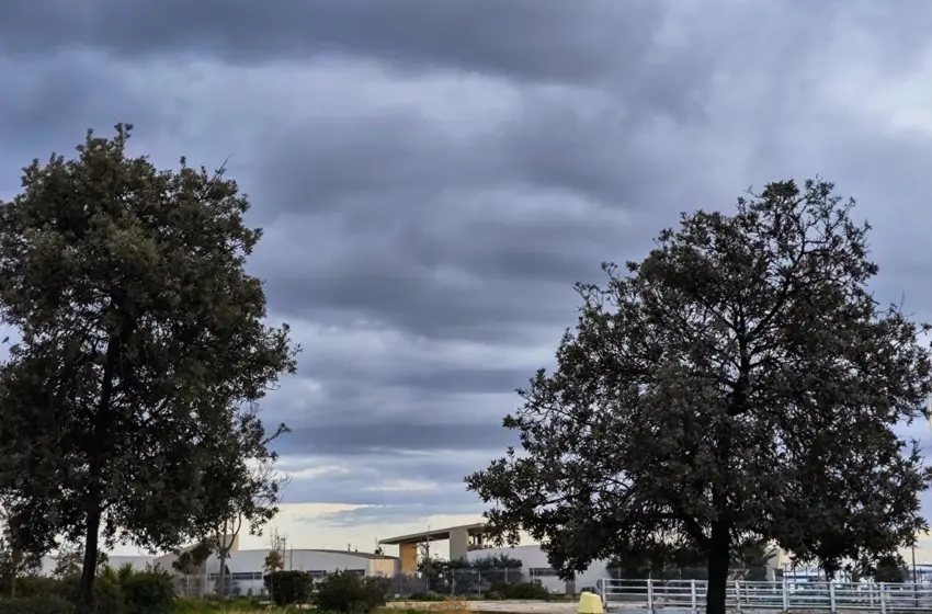  Άστατος ο καιρός σε πολλές περιοχές με βροχές, καταιγίδες, χαμηλές θερμοκρασίες- Πότε ανεβαίνει ο υδράργυρος