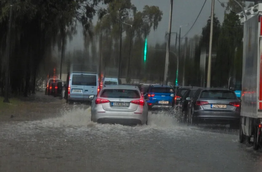  Σε κύματα η κακοκαιρία με το νέο ισχυρό από την Τρίτη- Βροχές, καταιγίδες κίνδυνος πλημμυρών
