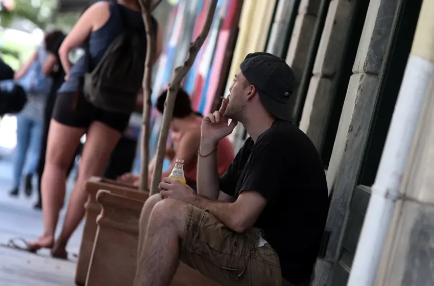  Η Ελλάδα εξακολουθεί να αγαπά το τσιγάρο και τον καπνό