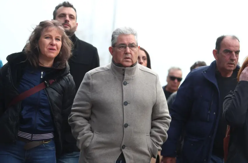  Στη Λάρισα ο Κουτσούμπας: “Είμαστε στο πλευρό των συγγενών”