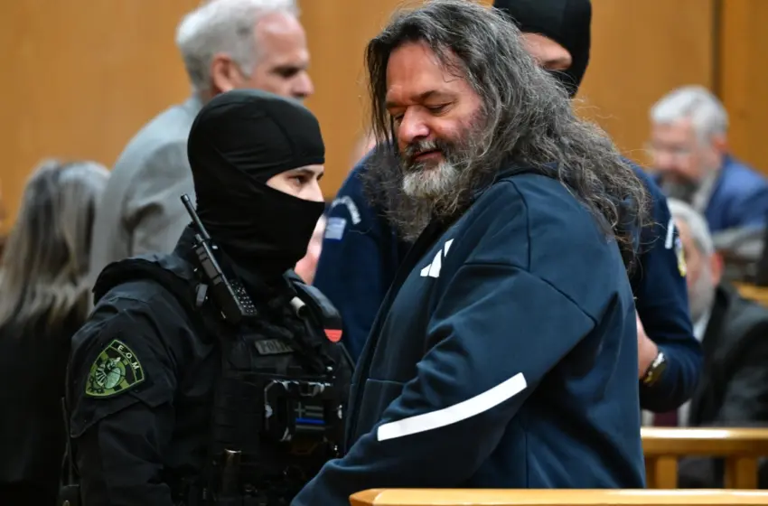  Xρυσή Αυγή: Ποινές 13 ετών στο διευθυντήριο της εγκληματικής οργάνωσης, ισόβια στον Ρουπακιά