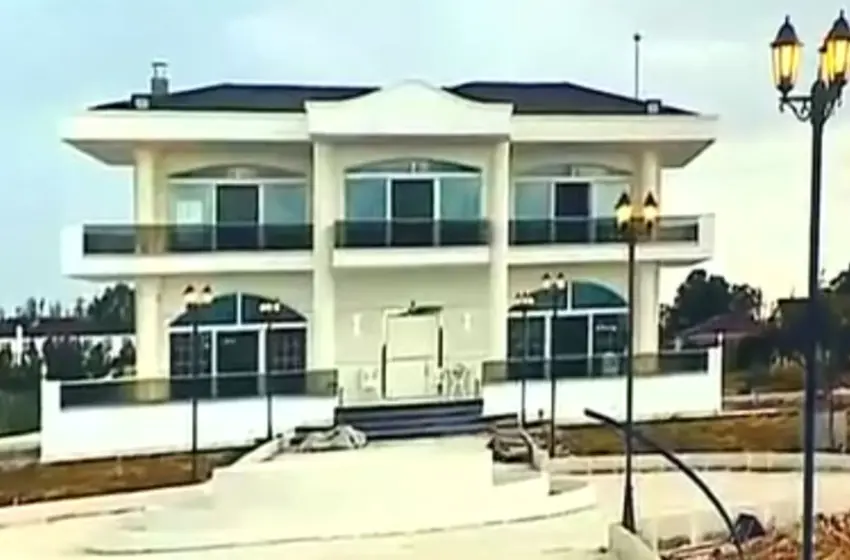  Λάρισα: Μαρτυρίες για τη σπείρα Ρομά με τις χρυσές λίρες- Τα σπίτια-παλάτια με ελικοδρόμια (vid)