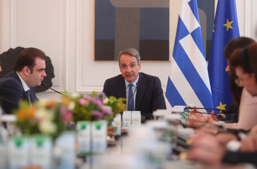  Μητσοτάκης: Στα 920 ευρώ ο κατώτατος μισθός από την 1η Απριλίου