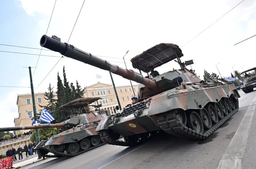  Μεγαλειώδης η στρατιωτική παρέλαση στην Αθήνα για την 25η Μαρτίου-Εντυπωσίασαν τα νέα οπλικά συστήματα