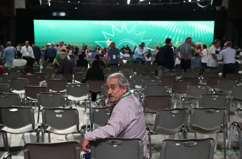  Παρασκήνιο: Η διαγραφή Κωνσταντινόπουλου άνοιξε τον ασκό της εσωστρέφειας στο ΠΑΣΟΚ-Ξεκινά η εκλογή Συνέδρων