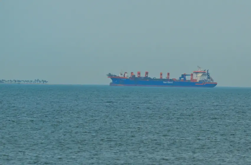  20.000 ναυτικοί και 15.000 επιβάτες έχουν εγκλωβιστεί στον Περσικό Κόλπο