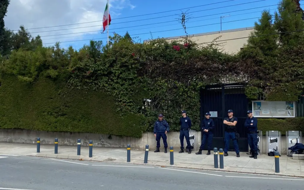 presveia iran kypros