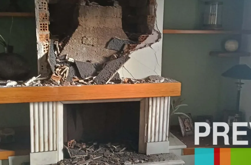  Πρέβεζα: Κεραυνός έπεσε σε σπίτι, κατέρρευσε τμήμα της οροφής- “Σαν βόμβα”
