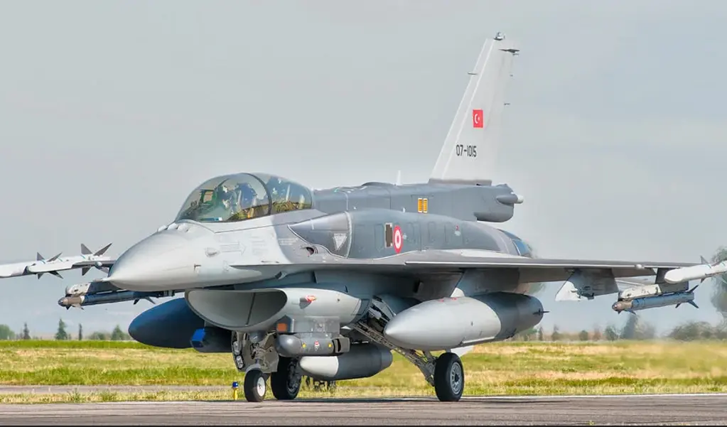 tourkika F 16 katehomena