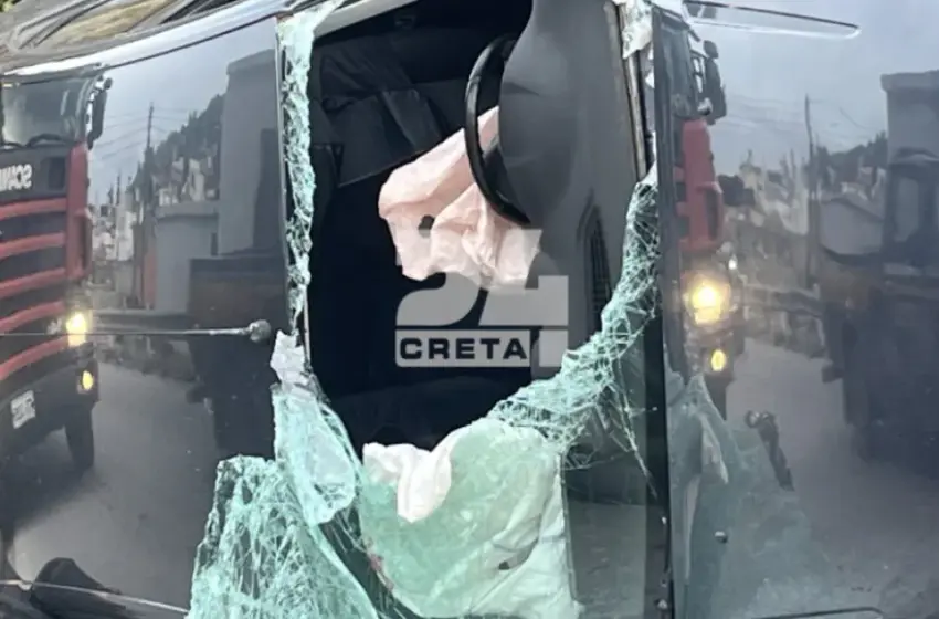  Ηράκλειο: Οδηγός εγλωβίστηκε σε αναποδογυρισμένο ΙΧ