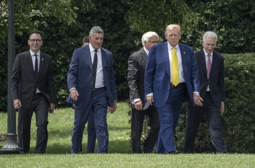  Νέες απειλές Τραμπ κατά συμμάχων-Οι χώρες του ΝΑΤΟ δεν έκαναν τίποτα, αλλά ”μην ξεχνάτε ποτέ’ αυτήν την πολύ σημαντική στιγμή!”