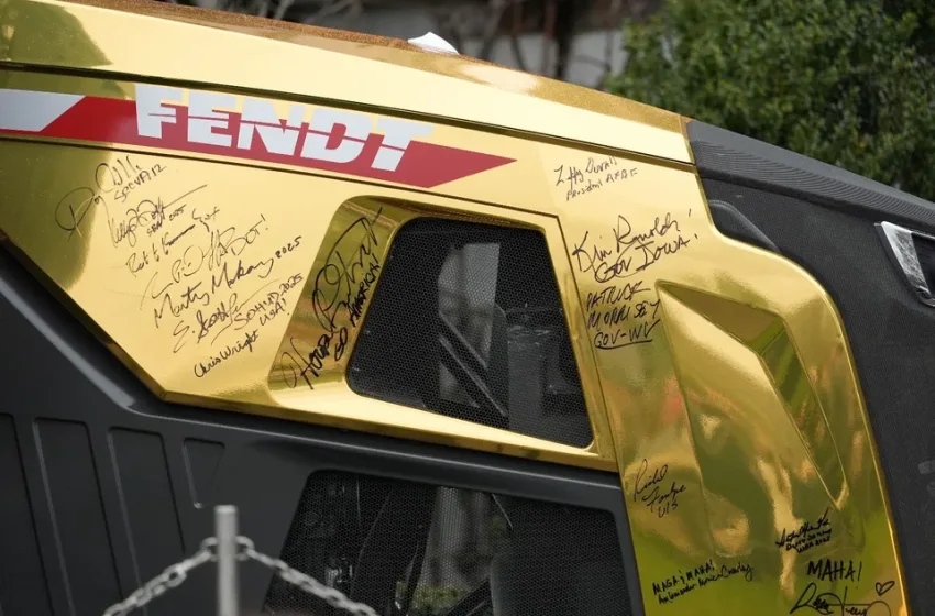  Τι είναι το OnlyFarms που εγκαινίασε ο Τραμπ με ένα χρυσό τρακτέρ (εικόνες)