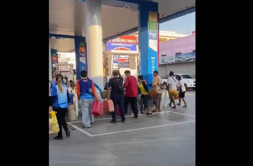  Πανικός για τα καύσιμα στην Ταϊλάνδη:Πολίτες με τα μπιτόνια στο χέρι εκλιπαρούν για λίγη βενζίνη(vid)
