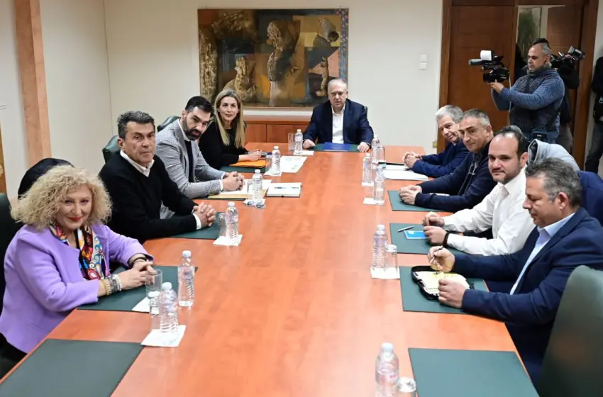  Ικανοποιημένοι οι βενζινοπώλες από την συνάντηση με Θεοδωρικάκο-Δεν πάνε σε απεργία