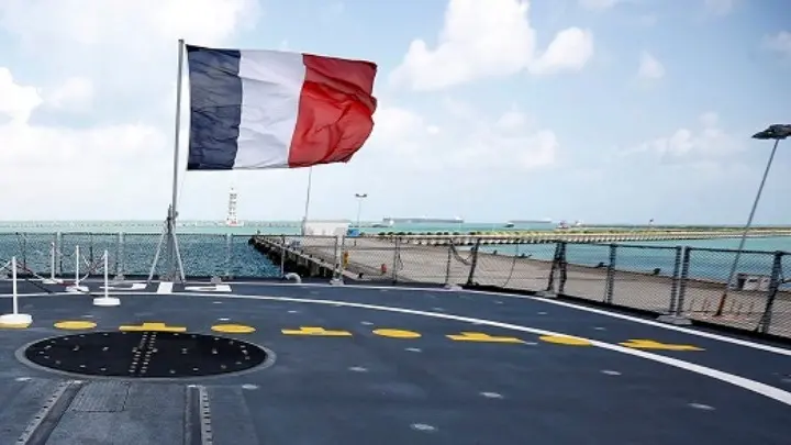 w06 104551franceflag11