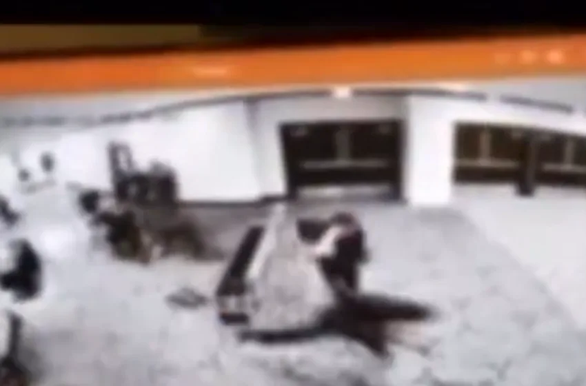  Ουάσιγκτον: Βίντεο από τη στιγμή που ένοπλος επιχειρεί να εισβάλλει στο δείπνο με τον Τραμπ