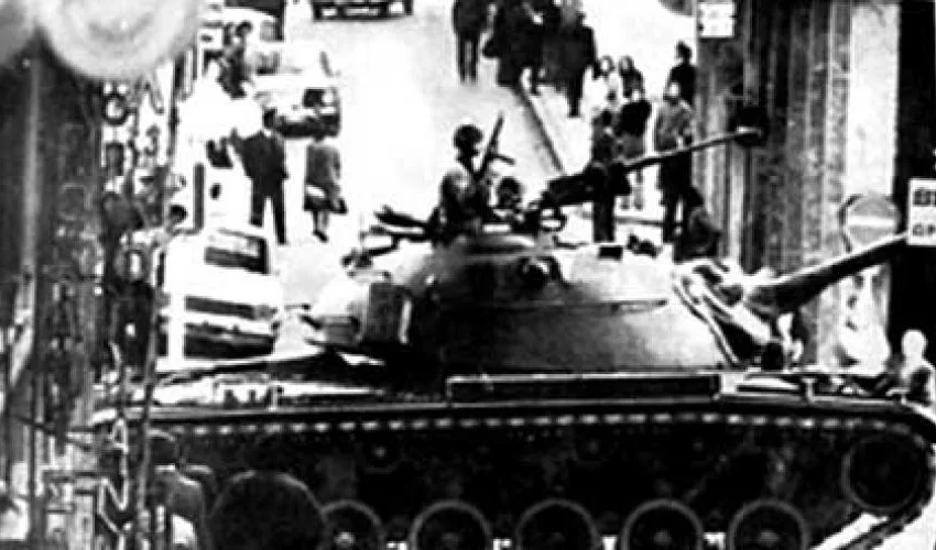  Θάσος: Σάλος με τα χουντικά εμβατήρια από τον Δήμο την 21η Απριλίου