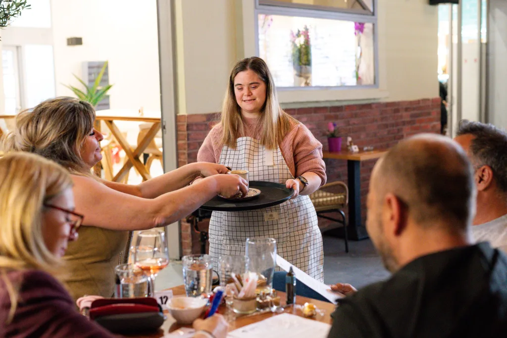 2 Ποικίλη Στοά