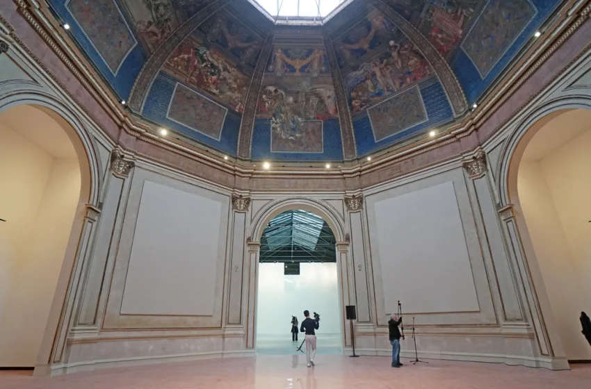  Μπιενάλε Βενετίας: Η Κομισιόν θέλει να κόψει τη χρηματοδότηση λόγω της συμμετοχής της Ρωσίας