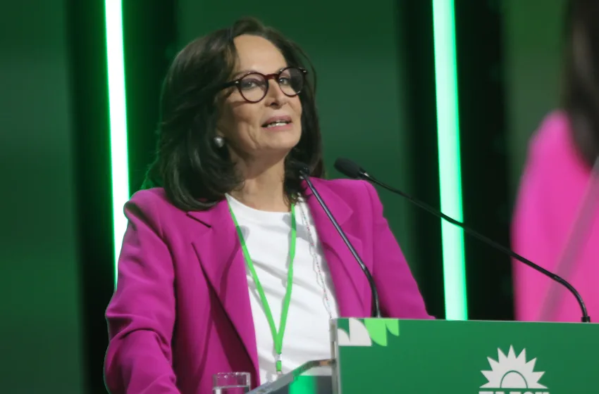  Διαμαντοπούλου: Αχρείαστη η παρουσία Δένδια στη Μέση Ανατολή, σειρά σκανδάλων η κυβέρνηση