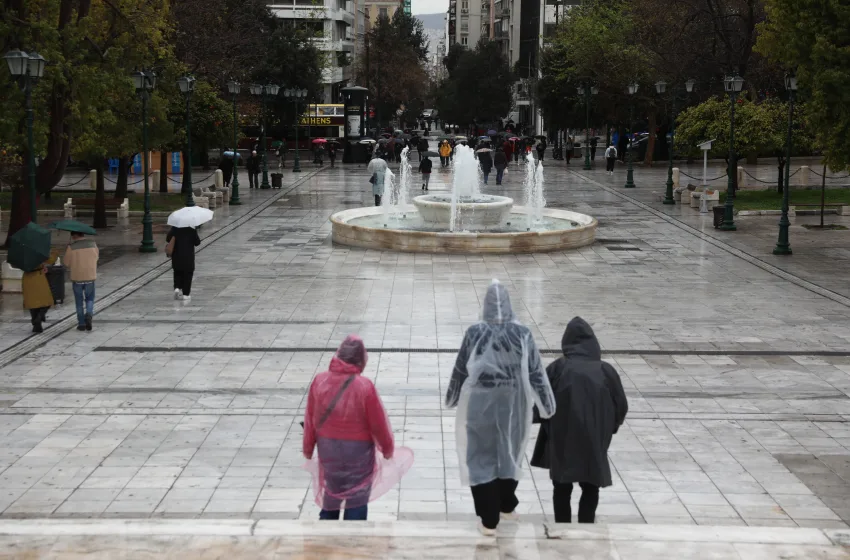  Κολυδάς: Πολλές βροχές και καταιγίδες τις επόμενες ώρες- Προσοχή στους ανέμους