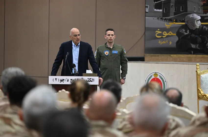  Δένδιας: Επίσκεψη στην Ελληνική Δύναμη Σαουδικής Αραβίας