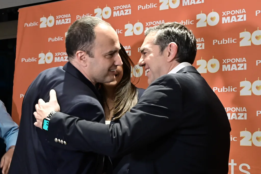 Τσίπρας, Δούκας, Χαρδαλιάς, Μώραλης στην παρουσίαση βιβλίου για τον Μπουτάρη- Ποιοι έδωσαν το "παρών" (vid) 21 6942314