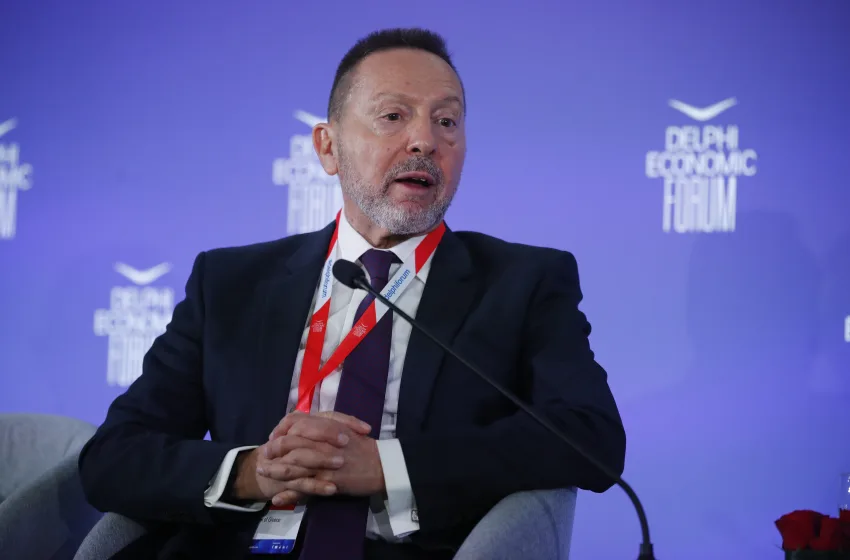  Στουρνάρας: Θετικές προοπτικές για την ελληνική οικονομία παρά τους κλυδωνισμούς – Μήνυμα για συνέχιση των μεταρρυθμίσεων