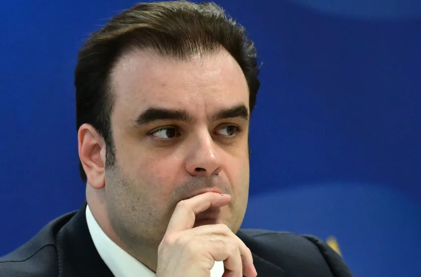  Πιερρακάκης: “Χάρμα” η πρόταση Φάμελλου για το υπερπλεόνασμα, αλλά παράνομη