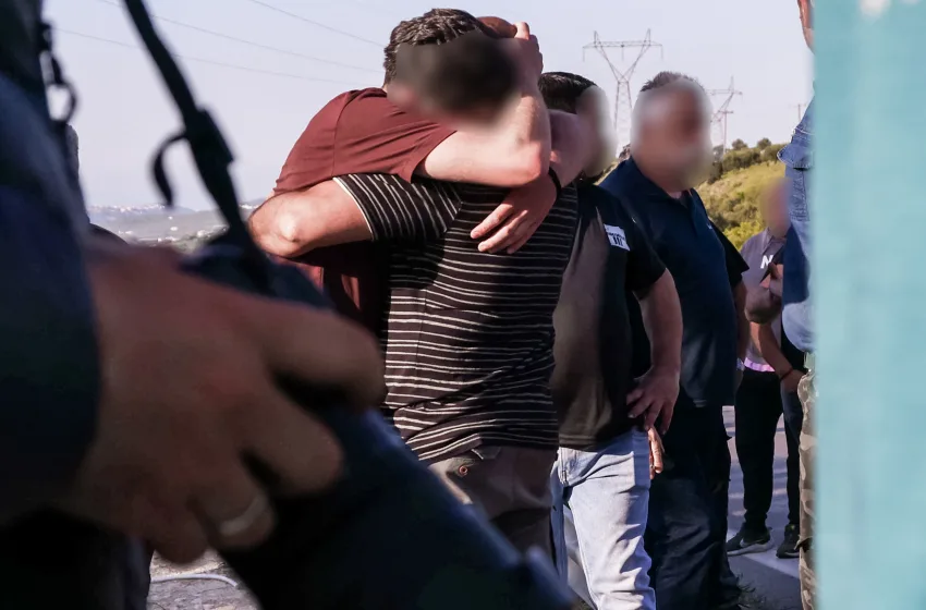  Ελευθερία Γιακουμάκη: Ξέσπασαν σε λυγμούς οι συγγενείς της ότον εντοπίστηκε η σορός (εικόνες)