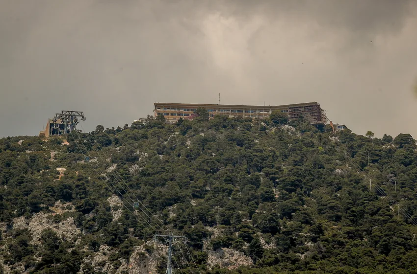  Οριοθετήθηκε η πυρκαγιά στην Πάρνηθα