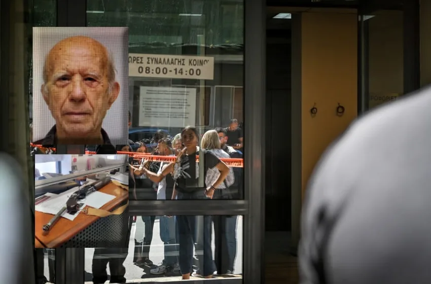  Η στιγμή που ο 89χρονος φεύγει με την καραμπίνα από τον ΕΦΚΑ Κεραμεικού-Βίντεο ντοκουμέντο