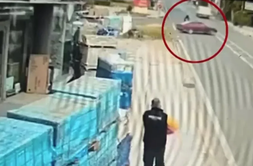  Βίντεο από το τροχαίο με εγκατάλειψη στην Αρτέμιδα: Οδηγός μηχανής πέφτει σε ΙΧ