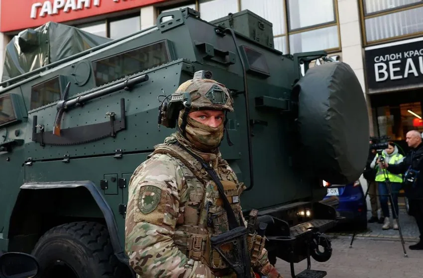  Κίεβο: Σε διαθεσιμότητα δύο αστυνομικοί αφού έγκατέλειψαν σημείο επίθεσης με πυροβολισμούς (vid)