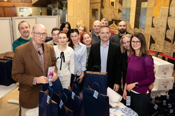 Doukas dora Pasxa 696x463 1